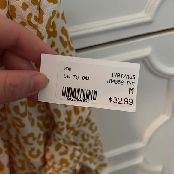 NWT Leopard Wrap Tank Size M - Picture 3 of 4